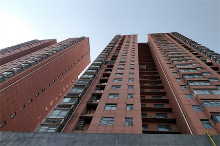 平桥区带露台泰安第一城3室2厅2卫90万130m2精装修出售