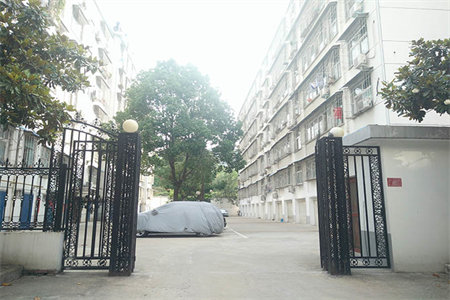 华龙西苑电梯高层两室可改三室57万，双大阳台，有证可分期！！